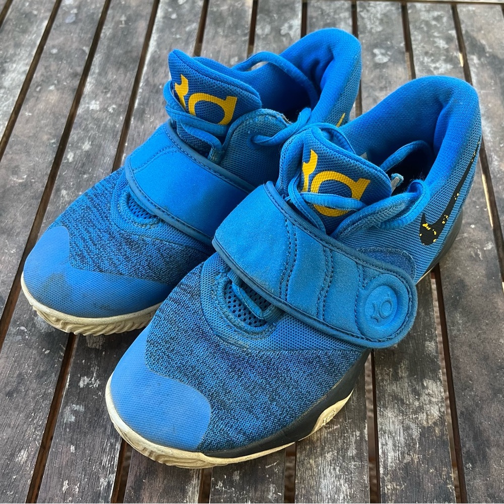 Kids Nike Kevin Durant KD Trey 5 Basketball Shoes Blue size 1.5Y